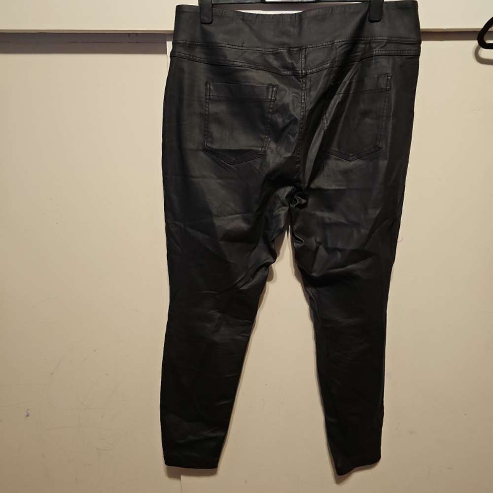 Women's Black Skinny Jeans